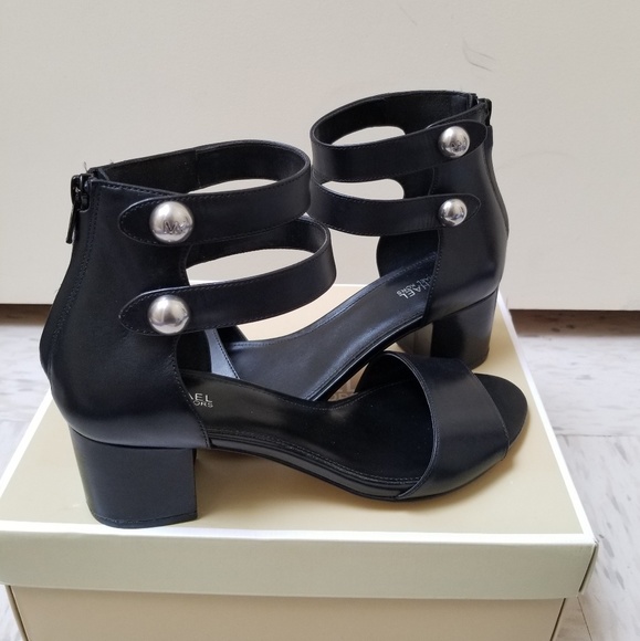 🚫🚫SOLD🚫🚫 Michael Kors ankle strap sandals - Picture 2 of 8